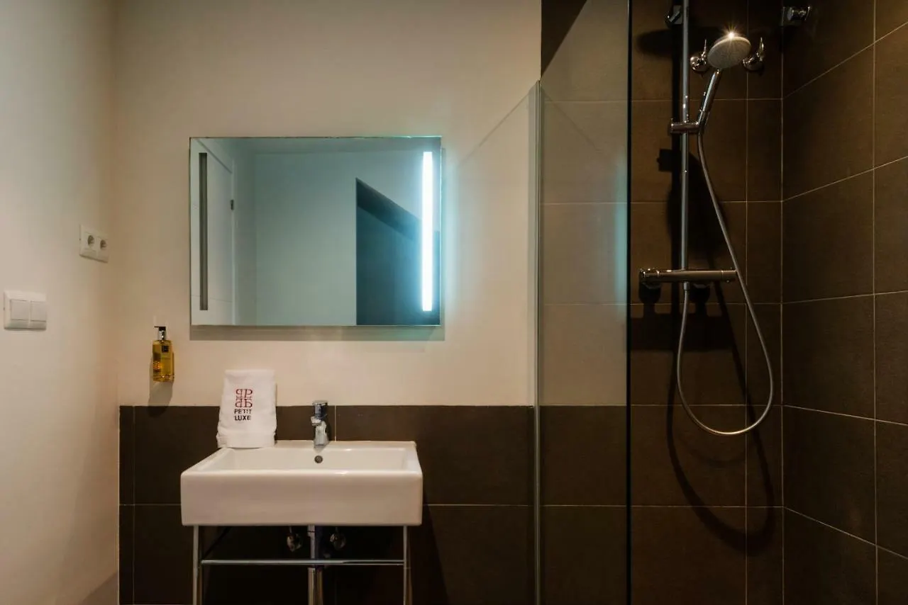 Petit Luxe Tobella Baixos Apartment Terrassa